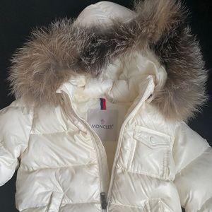 Off white cream puffer coAt